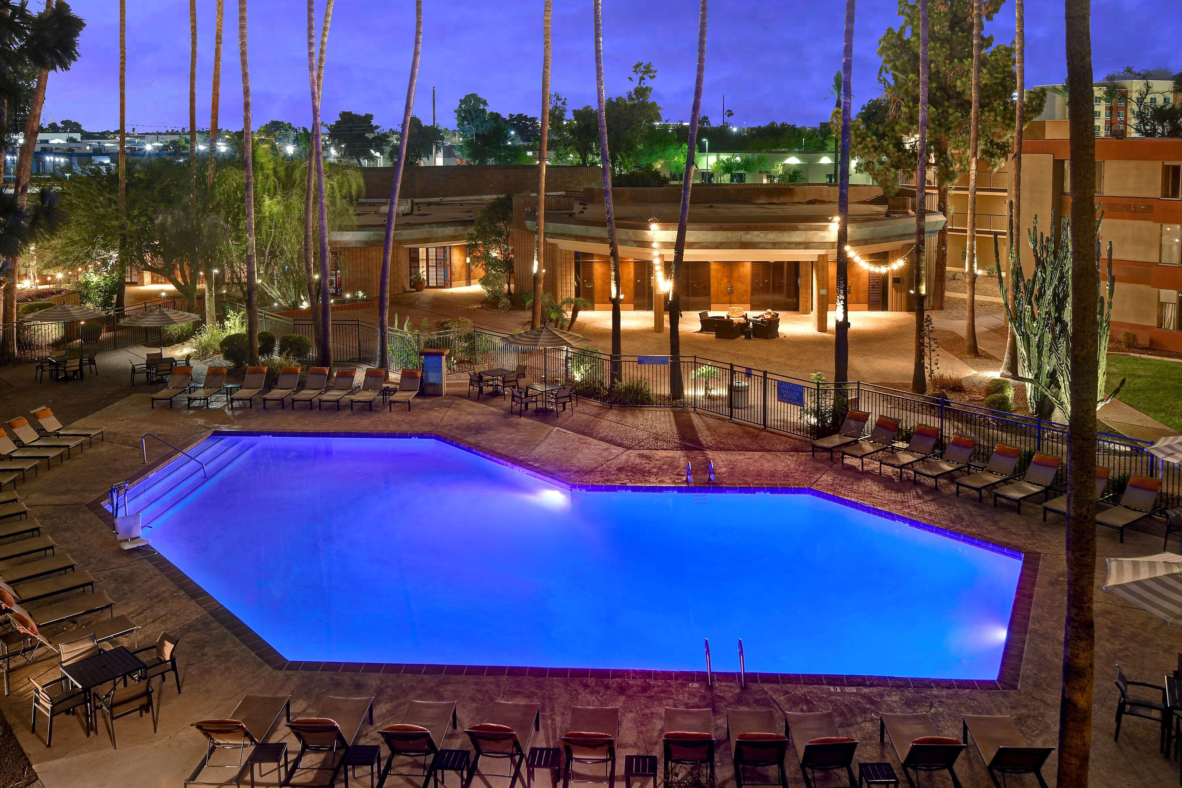 Doubletree By Hilton Phoenix- Tempe Exterior foto