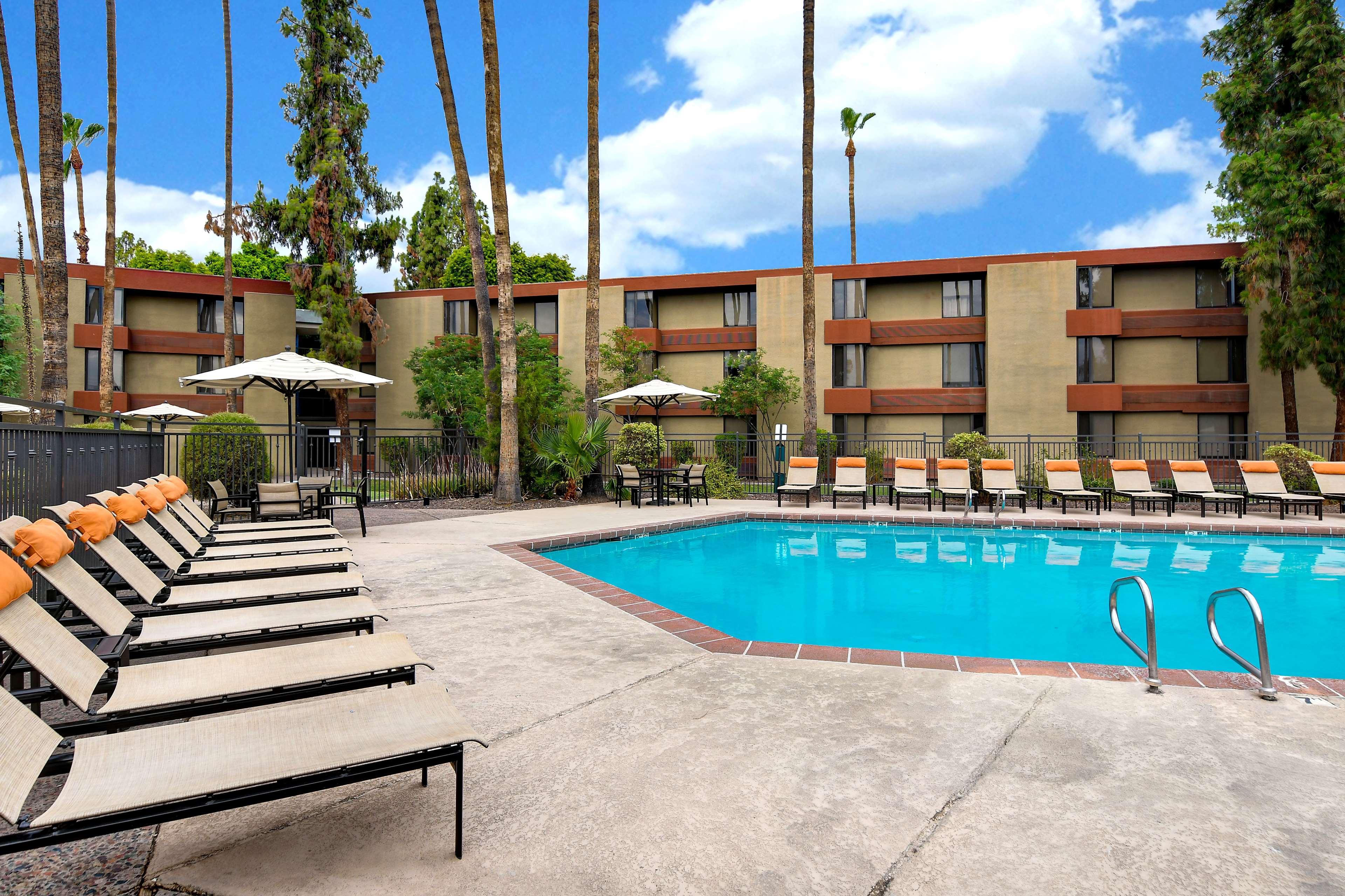 Doubletree By Hilton Phoenix- Tempe Exterior foto