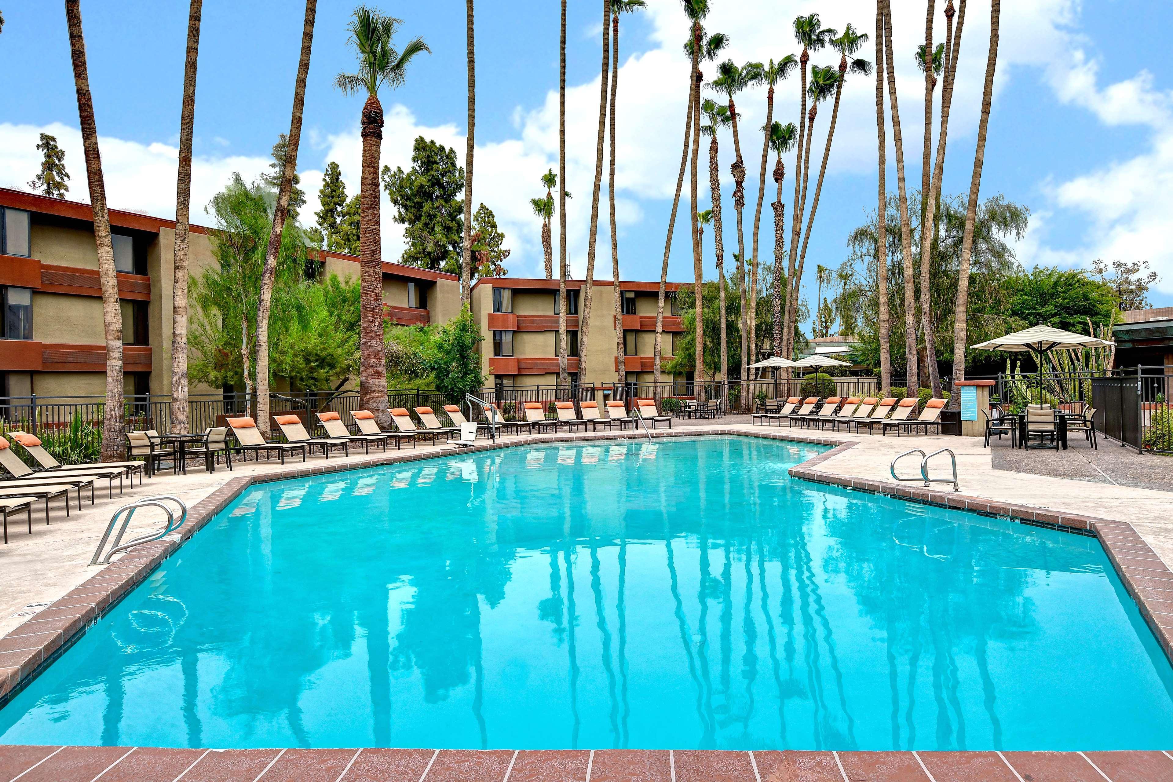 Doubletree By Hilton Phoenix- Tempe Exterior foto