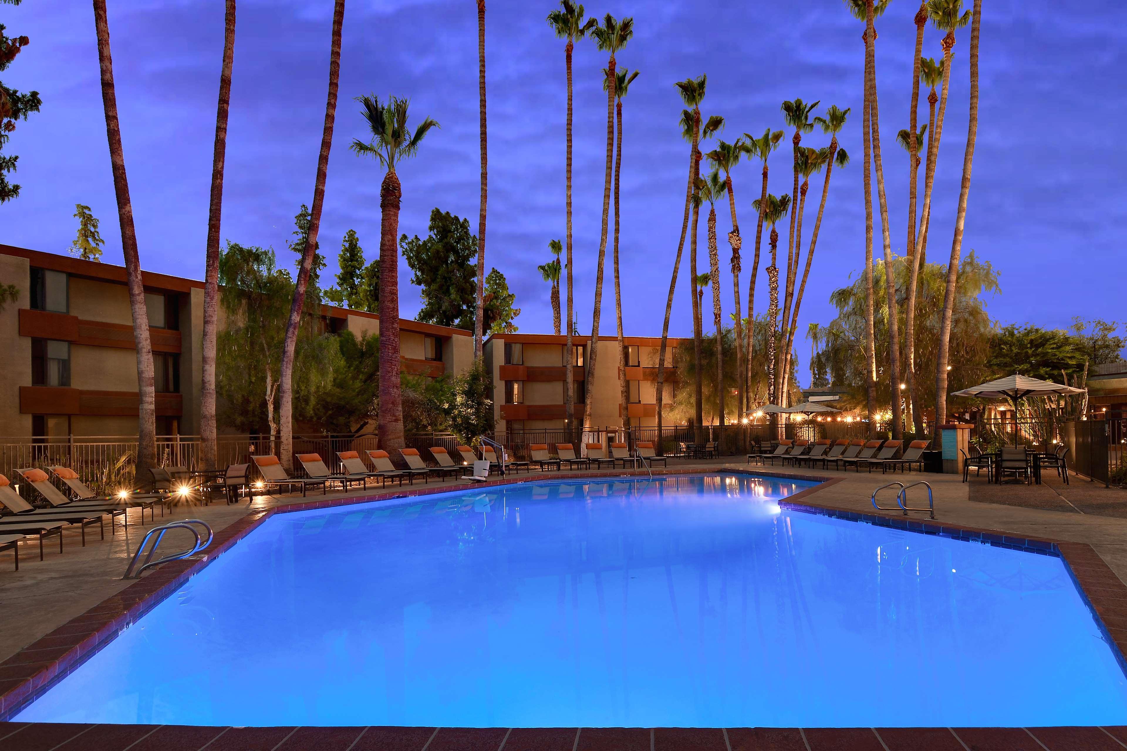 Doubletree By Hilton Phoenix- Tempe Exterior foto