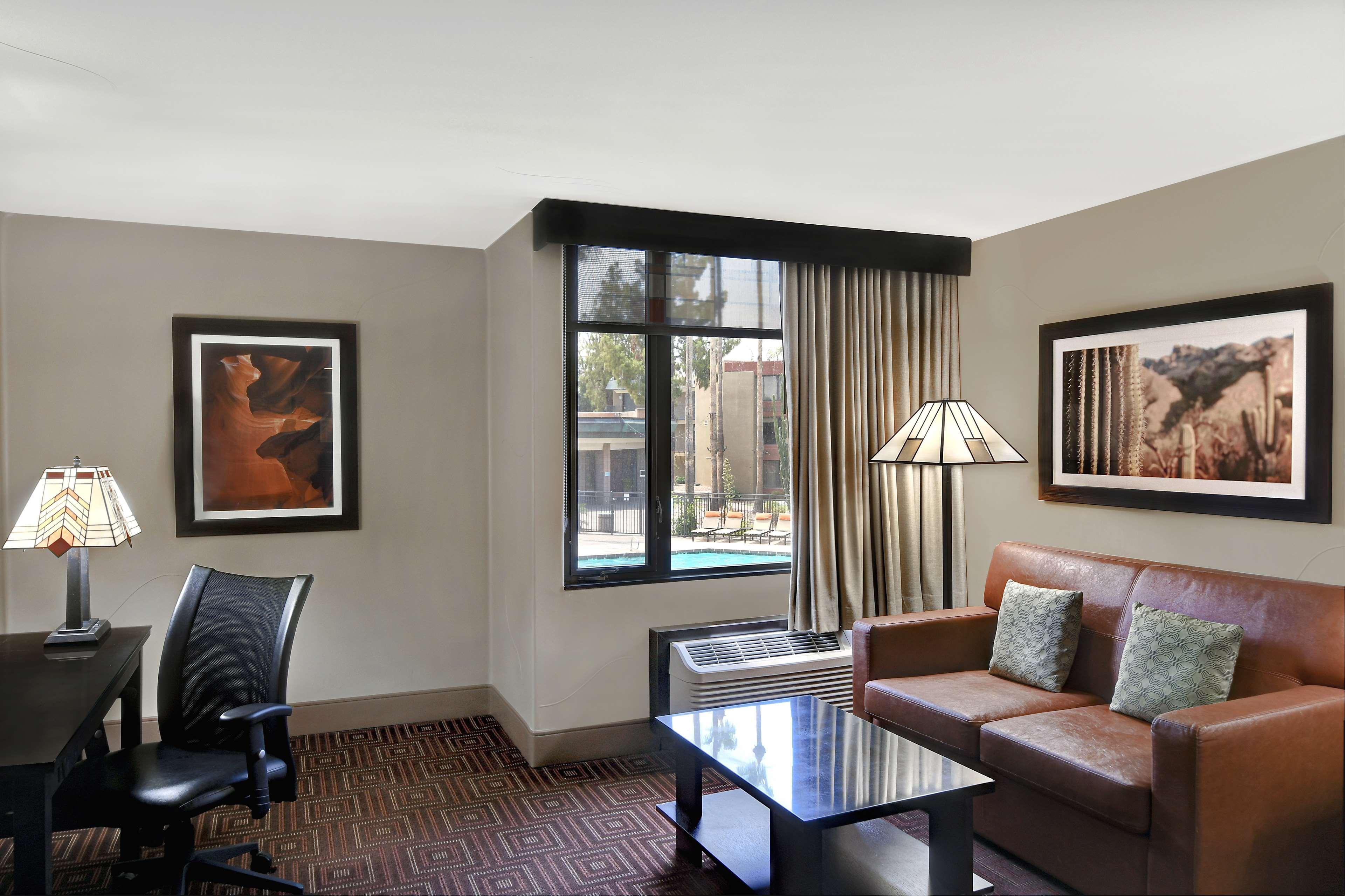 Doubletree By Hilton Phoenix- Tempe Exterior foto